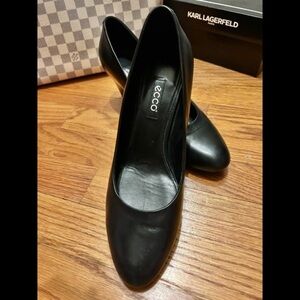 Ecco Black Wedge Shoes Sleek Design Comfort
